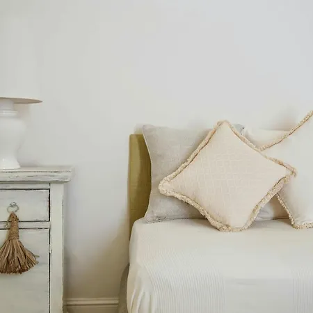 Domus Dejana Bed & Breakfast 3*