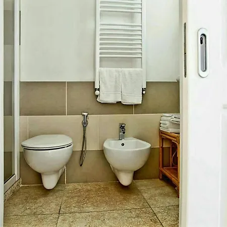Domus Dejana Bed and breakfast 3*