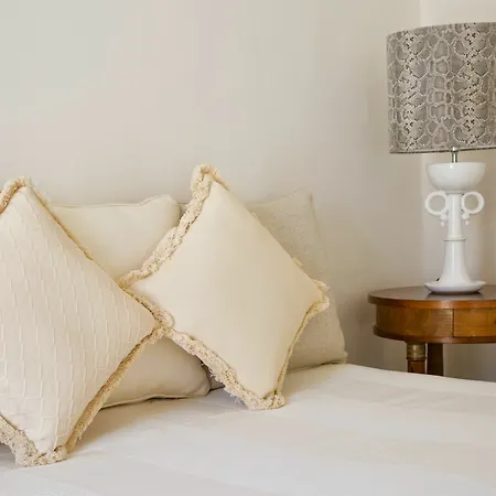 Domus Dejana Bed & Breakfast